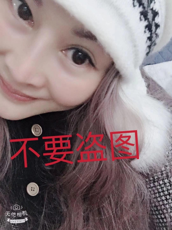 奉献可三通的少妇